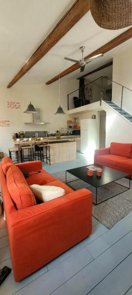 Magnifique LOFT Déco sur le port et à 5mn des plages wifi Clim 85 m2